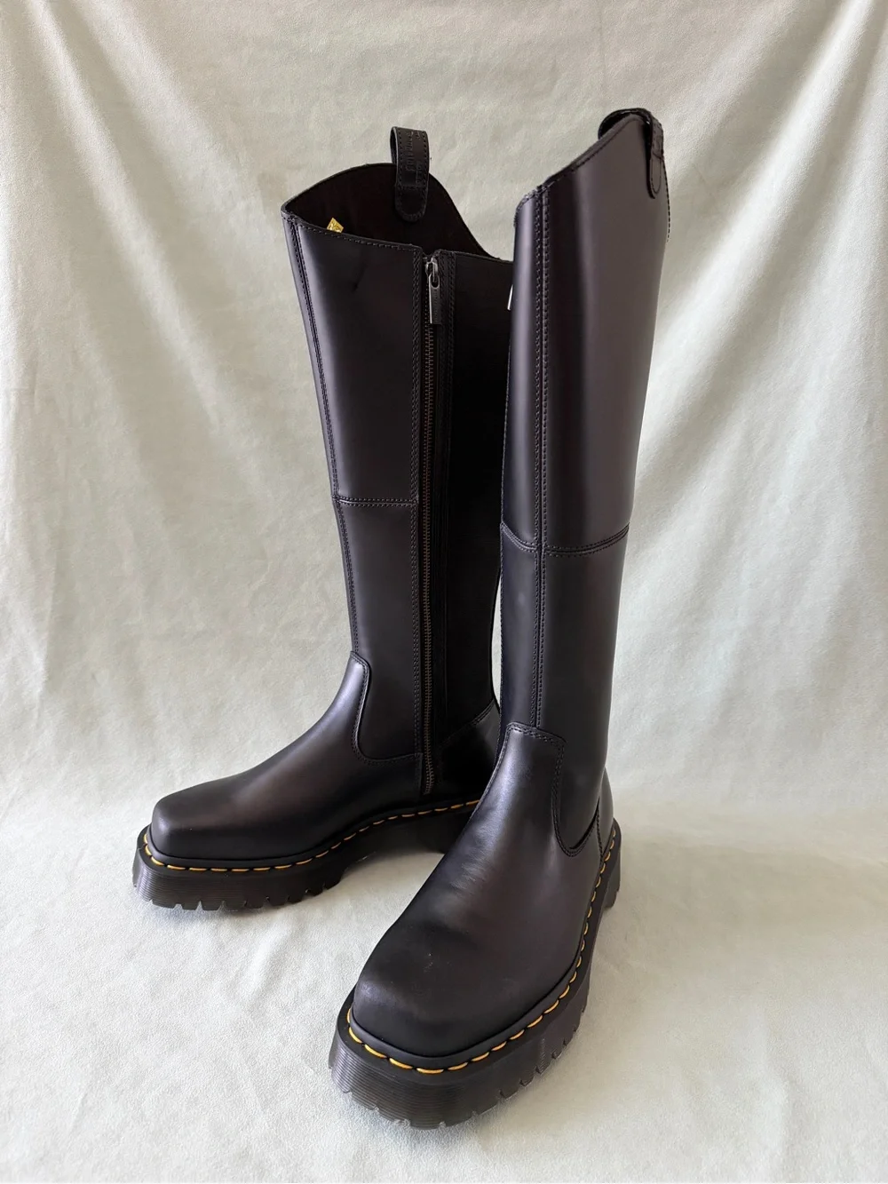Dr Martens Amaayah knee high boots in black size 9 NWOT